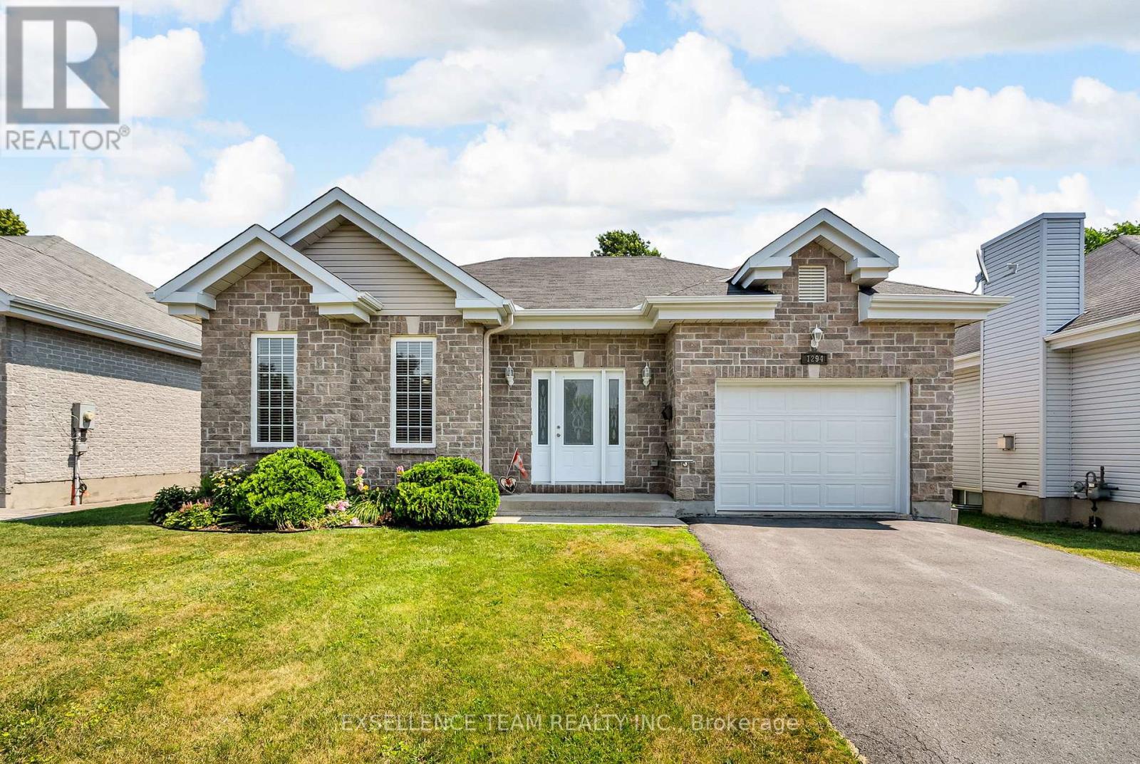 Photo 23 of 1294 Daprat Avenue, Cornwall ON