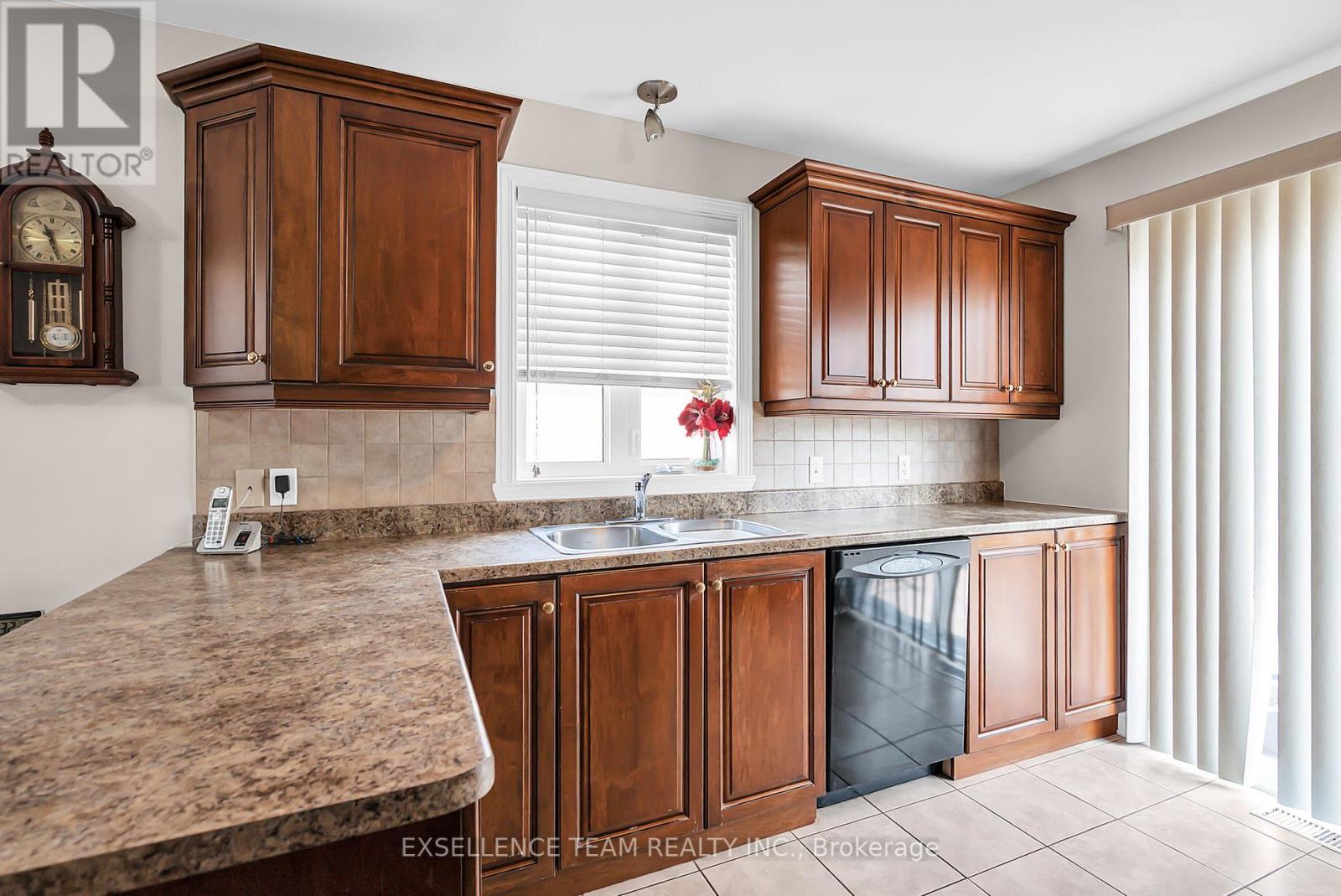 Photo 40 of 1294 Daprat Avenue, Cornwall ON