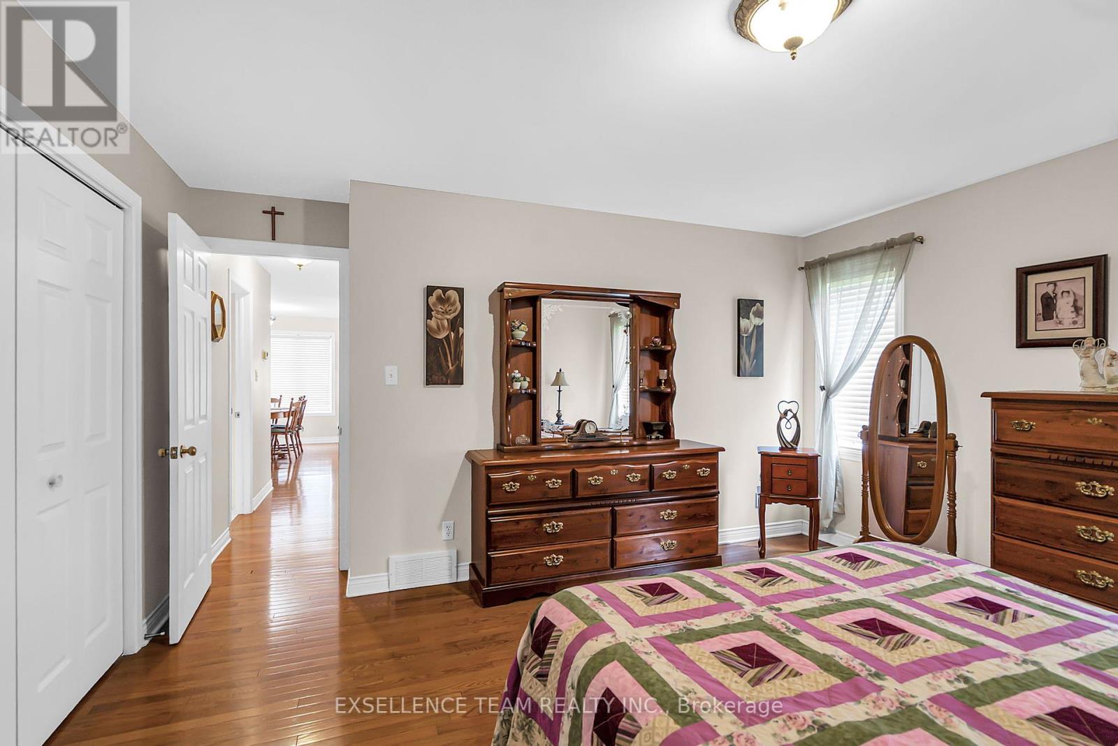 Photo 34 of 1294 Daprat Avenue, Cornwall ON