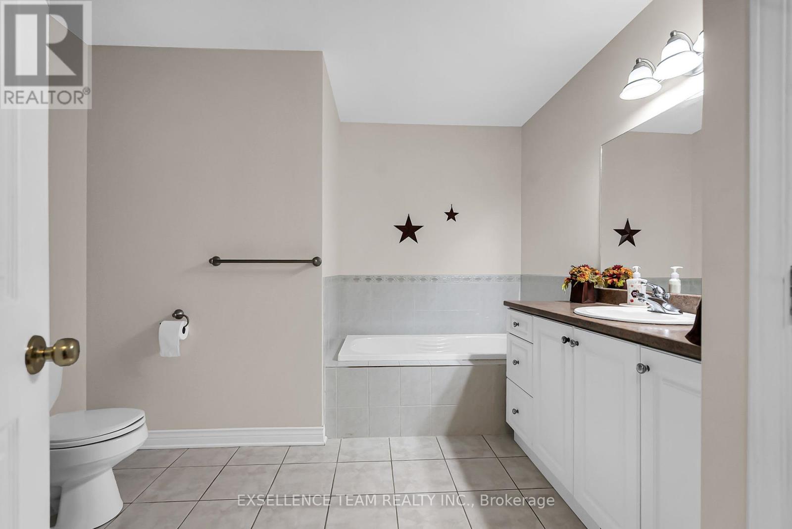Photo 4 of 1294 Daprat Avenue, Cornwall ON