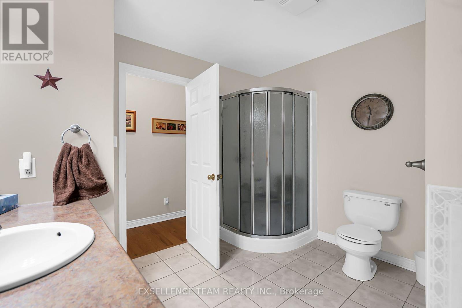 Photo 20 of 1294 Daprat Avenue, Cornwall ON