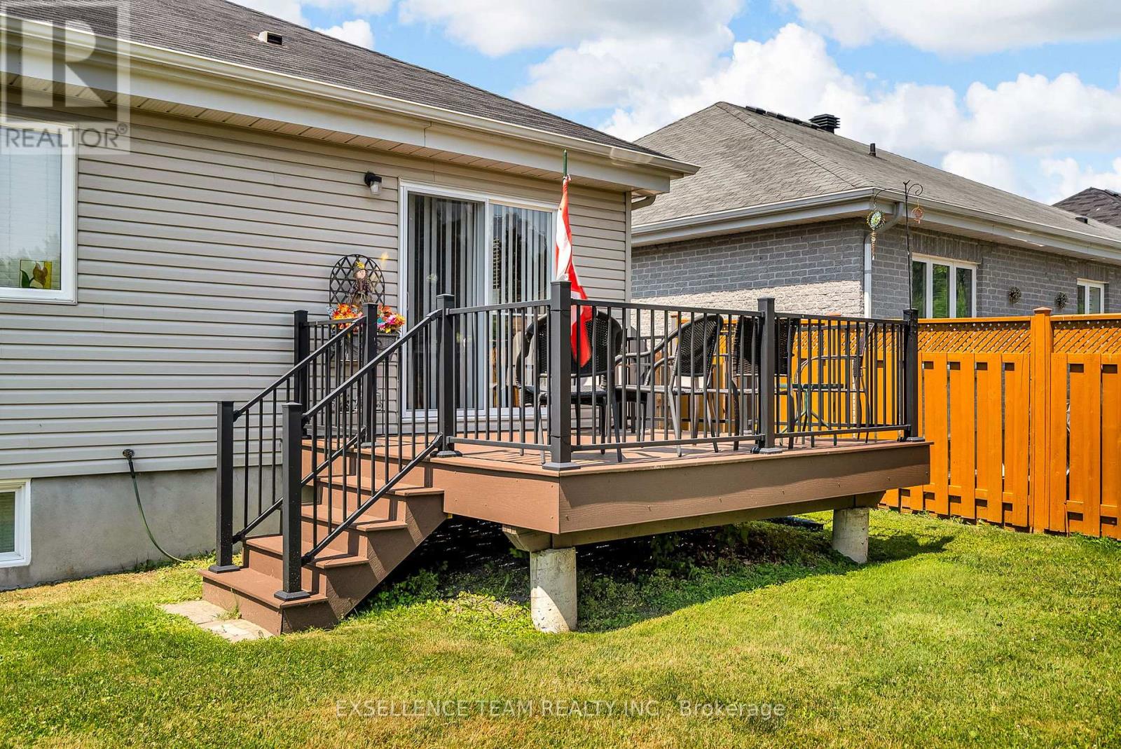 Photo 18 of 1294 Daprat Avenue, Cornwall ON