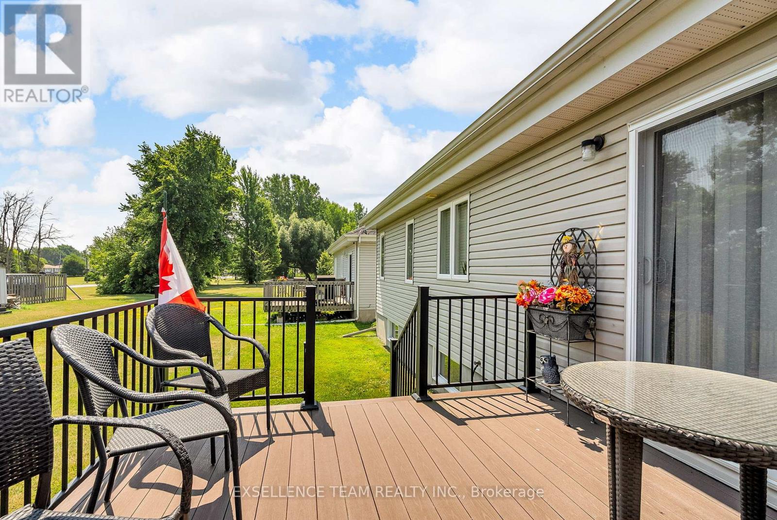 Photo 35 of 1294 Daprat Avenue, Cornwall ON