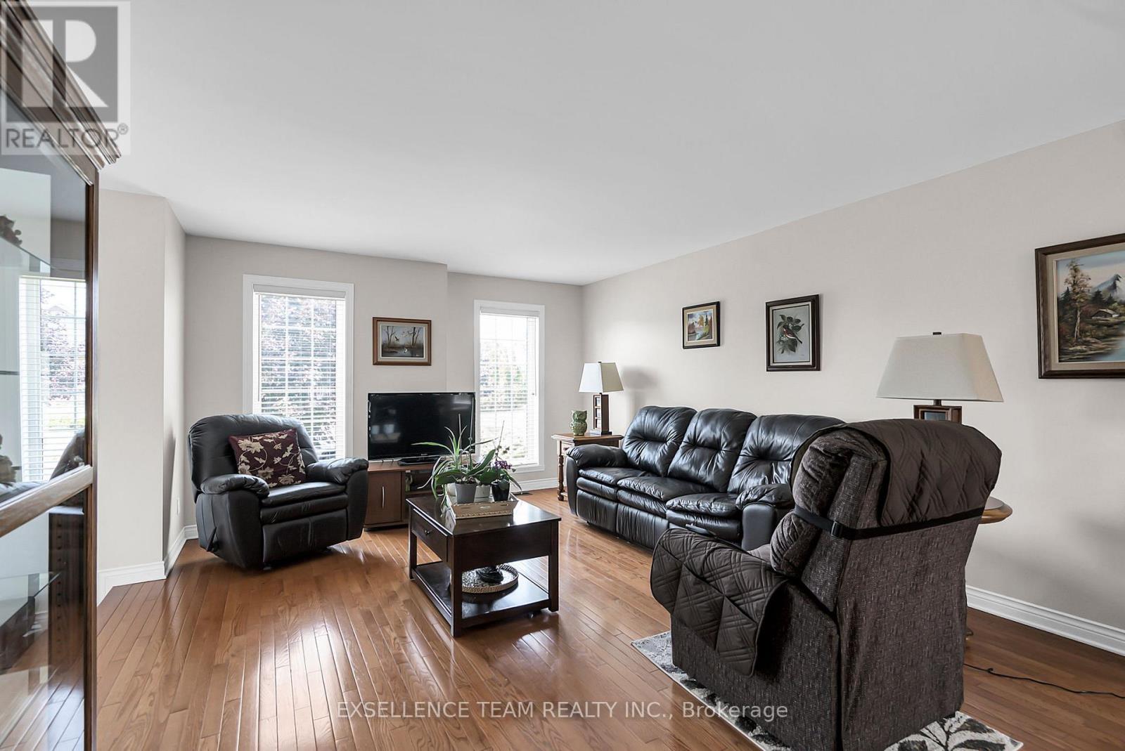 Photo 14 of 1294 Daprat Avenue, Cornwall ON