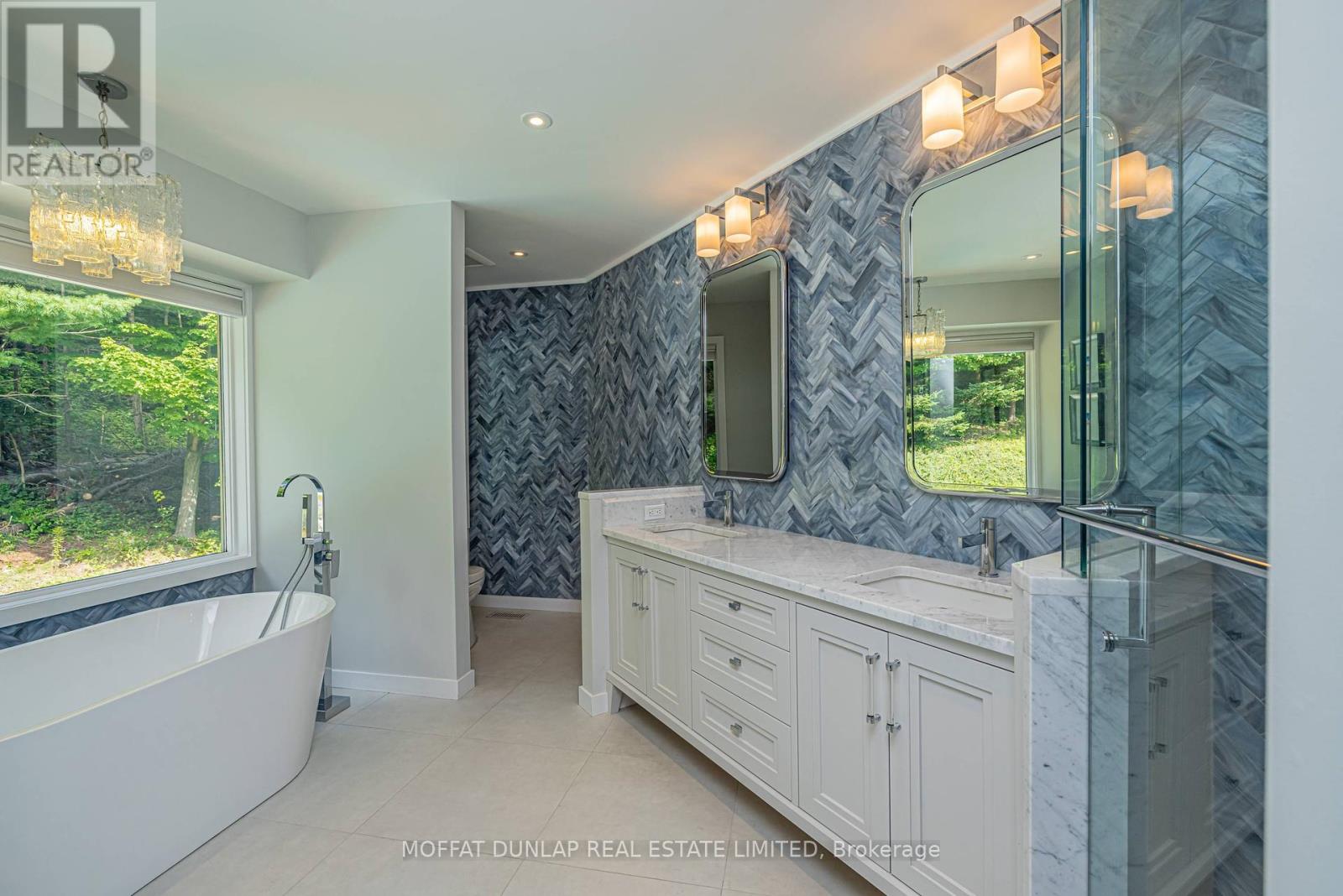 Photo 11 of 17480 Dufferin Street, King ON