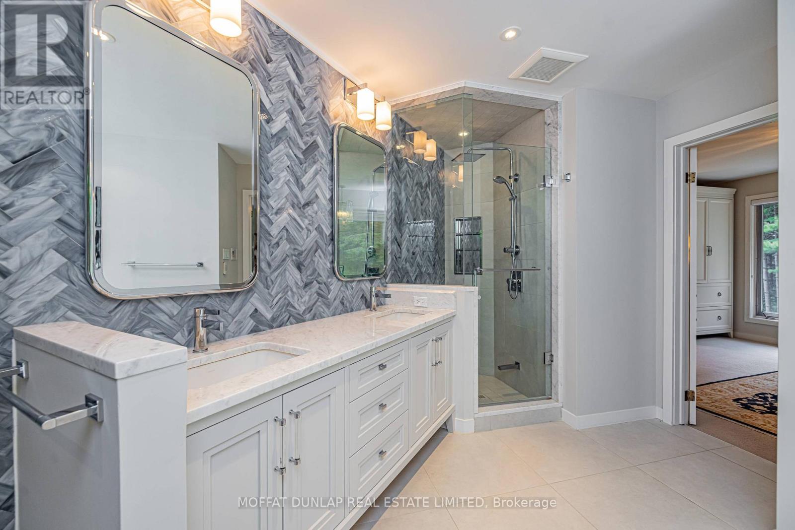 Photo 17 of 17480 Dufferin Street, King ON