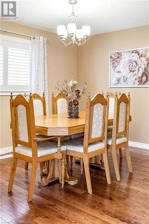 Photo 18 of 42 Archer Way, Mount Hope ON
