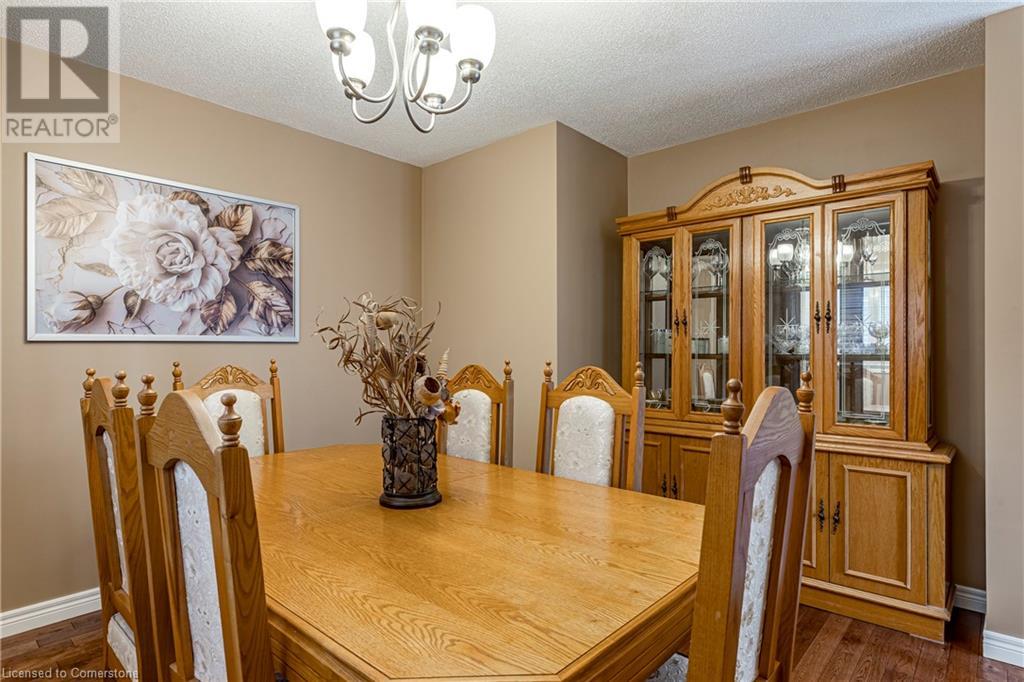 Photo 19 of 42 Archer Way, Mount Hope ON