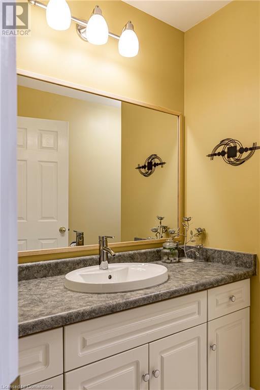 Photo 34 of 42 Archer Way, Mount Hope ON