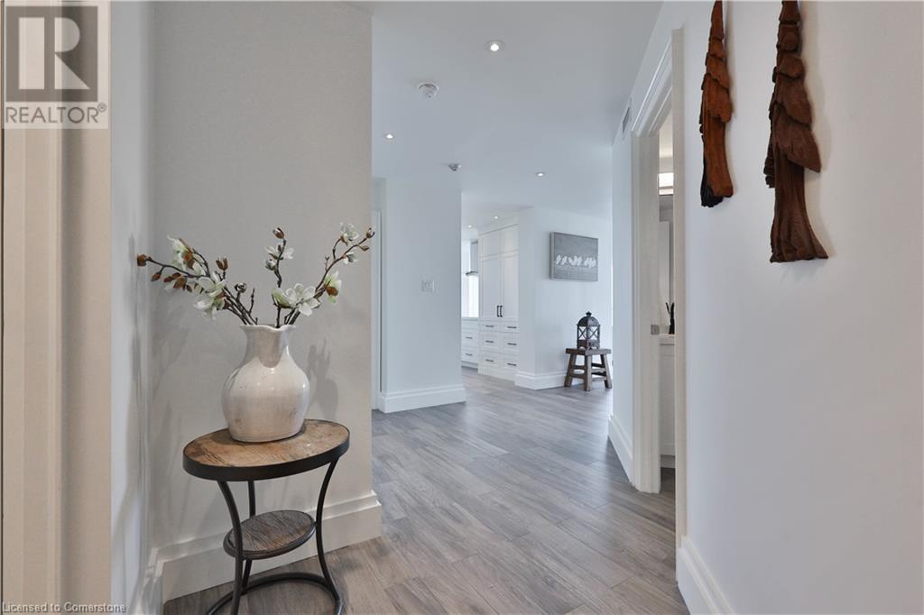 Photo 10 of 415 Locust Street Unit 1103, Burlington ON