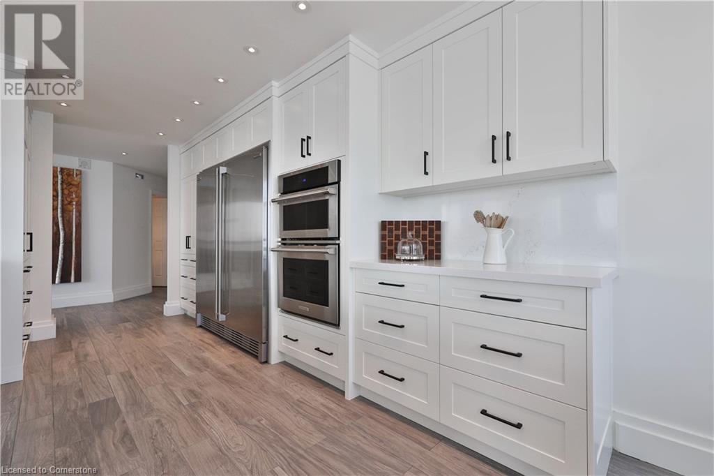 Photo 14 of 415 Locust Street Unit 1103, Burlington ON