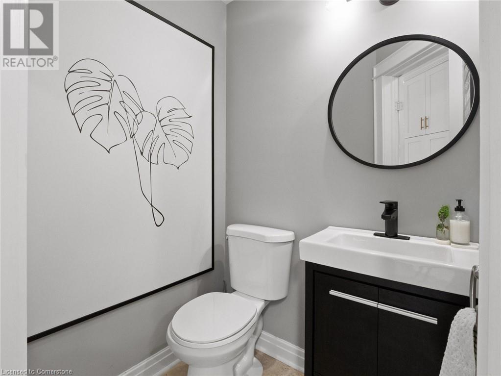 Photo 25 of 10 Westwood Drive, Port Colborne ON