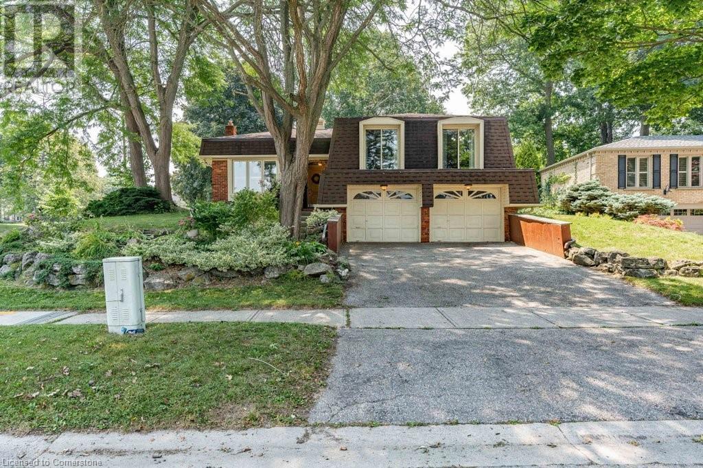 Photo 19 of 44 Cedarland Drive, Brantford ON