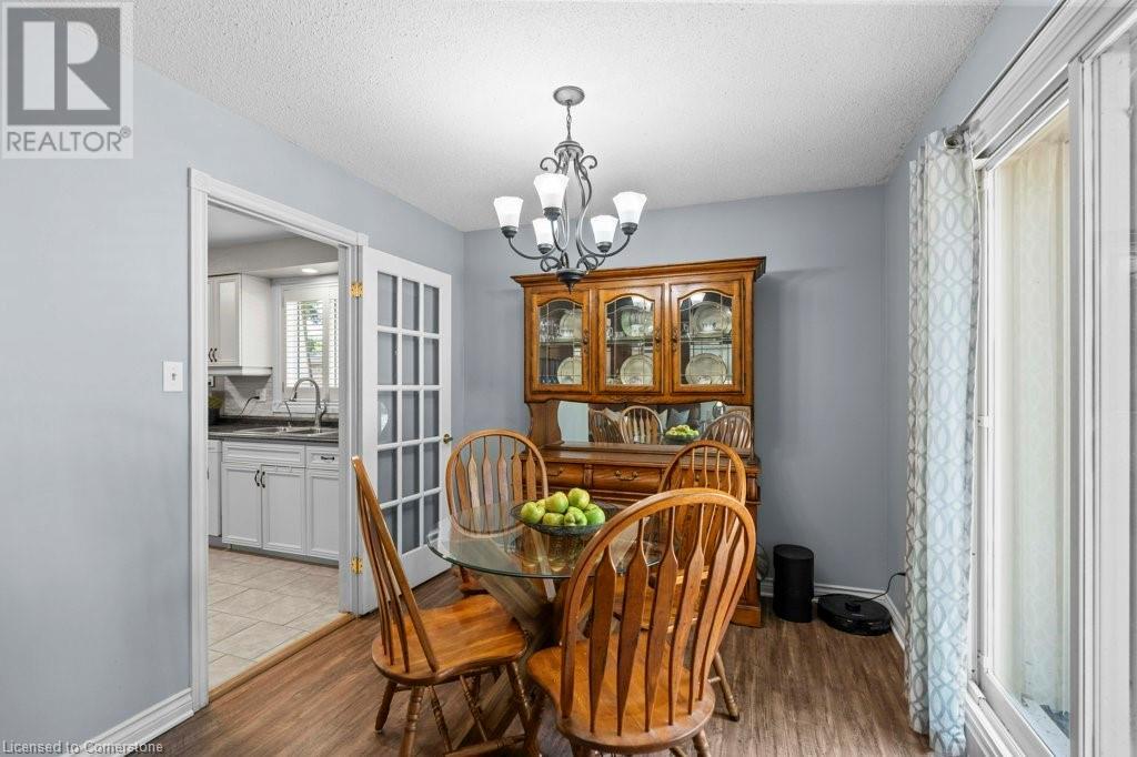 Photo 2 of 44 Cedarland Drive, Brantford ON