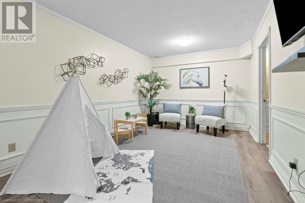 Photo 6 of 44 Cedarland Drive, Brantford ON