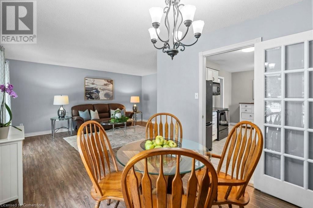 Photo 22 of 44 Cedarland Drive, Brantford ON