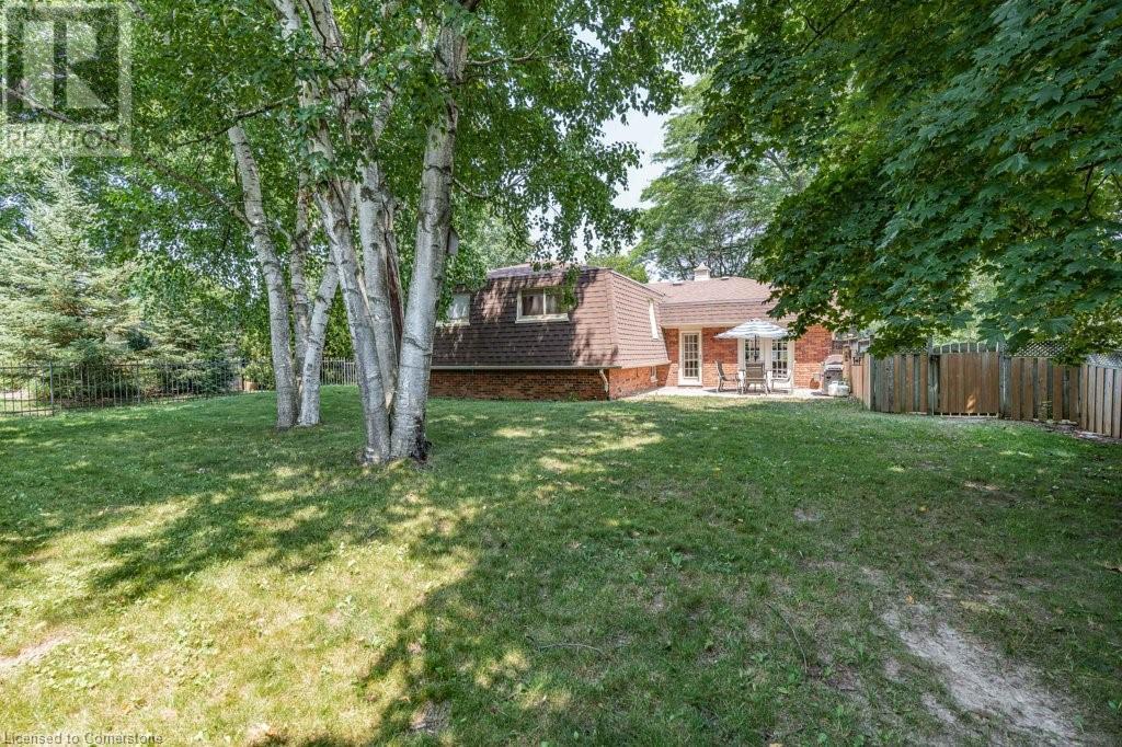 Photo 17 of 44 Cedarland Drive, Brantford ON