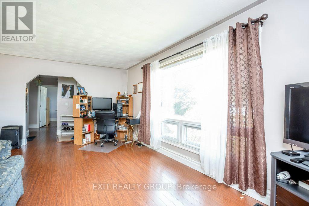 Photo 8 of 12 Nelson Street, Quinte West ON