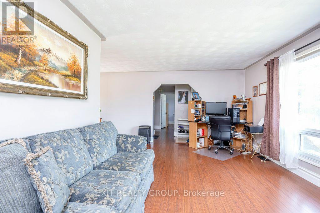 Photo 9 of 12 Nelson Street, Quinte West ON