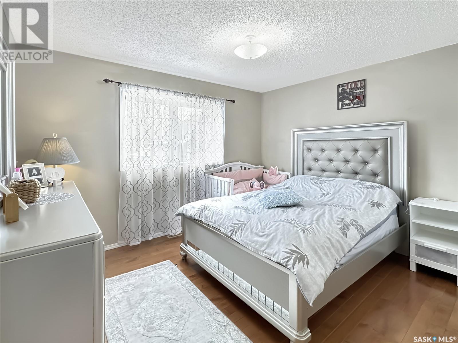 Photo 18 of 621 Broadway Street W, Fort Quappelle SK