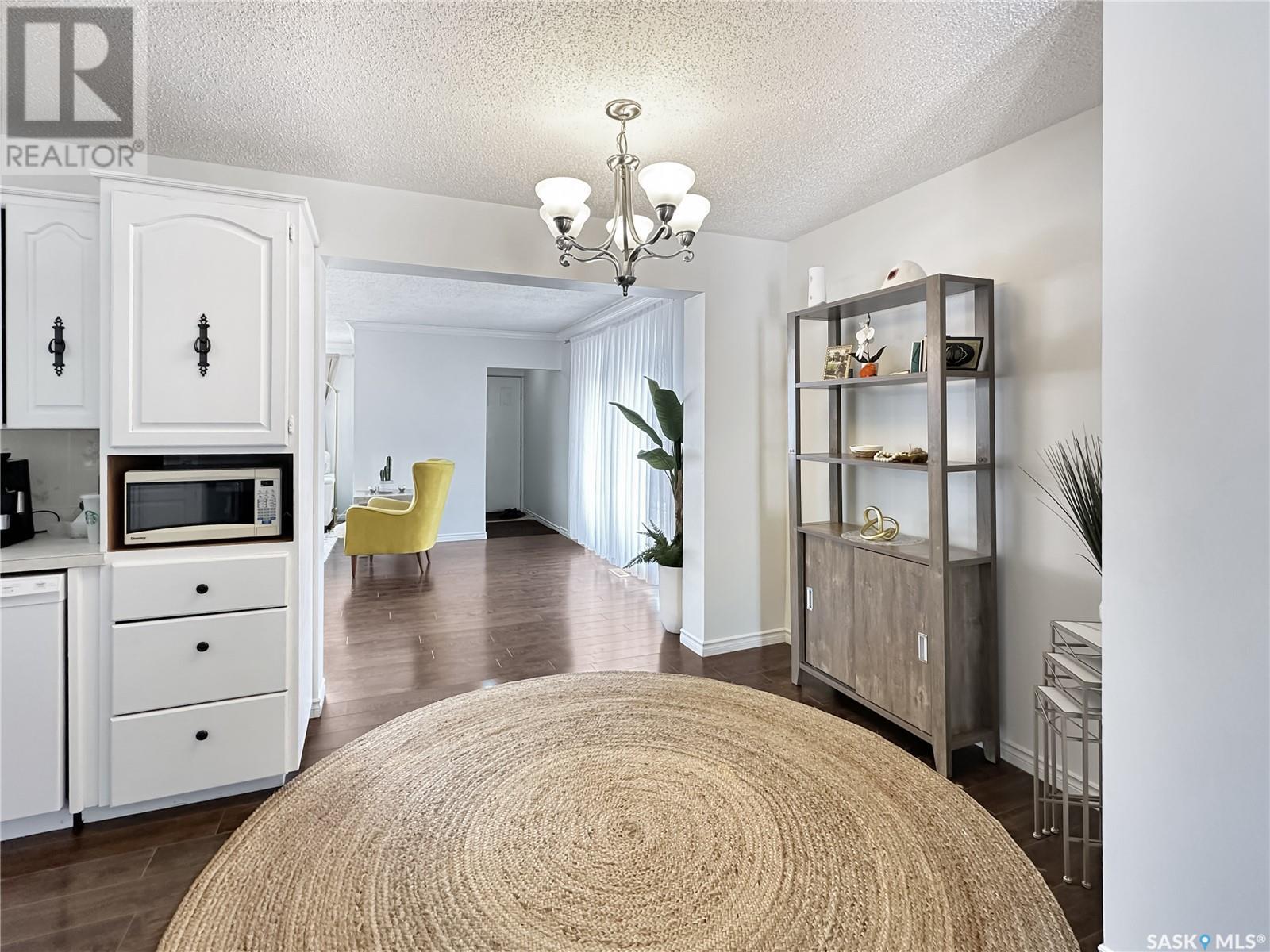 Photo 6 of 621 Broadway Street W, Fort Quappelle SK