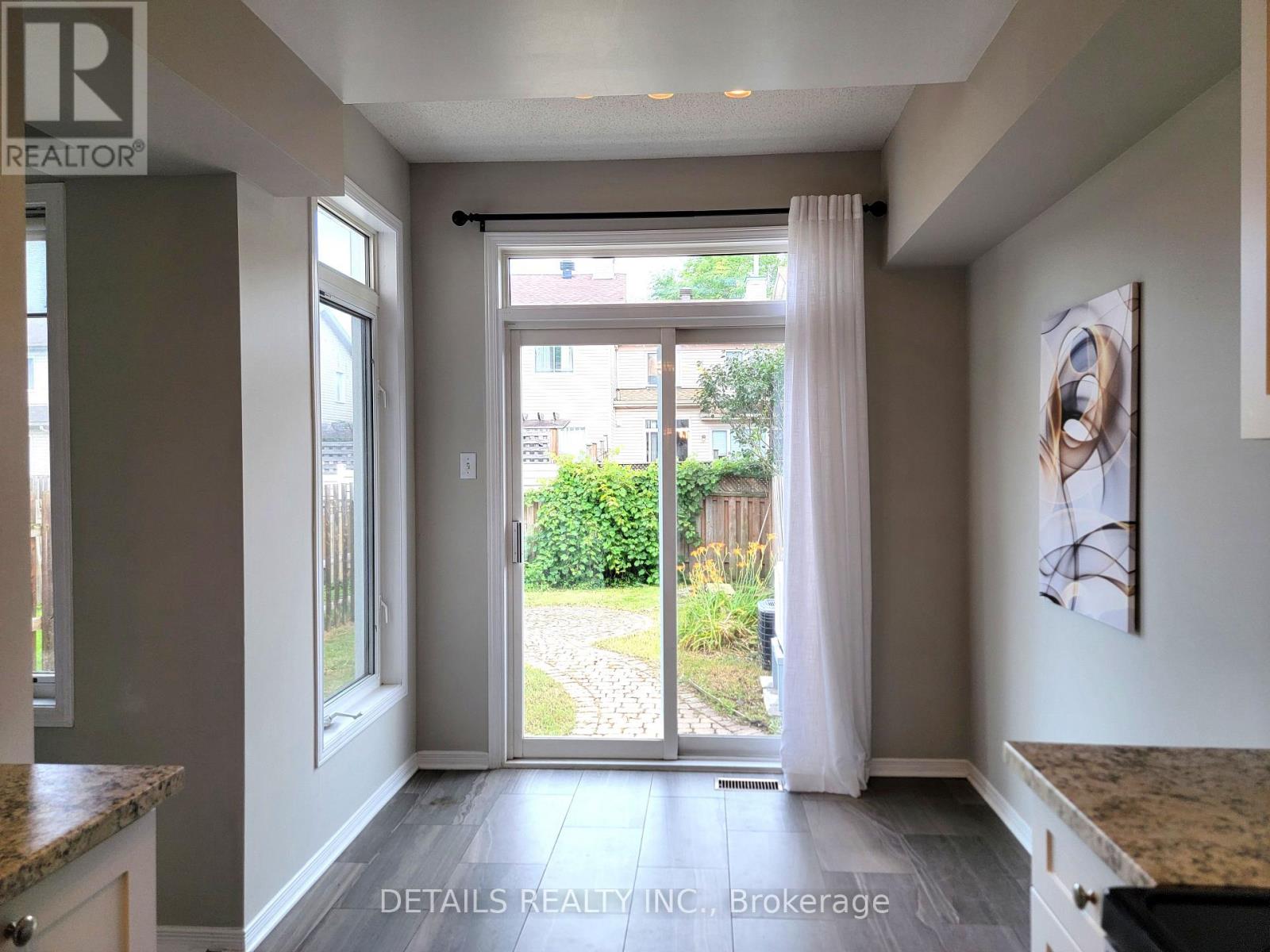 Photo 10 of 21 Upney Drive, Ottawa ON