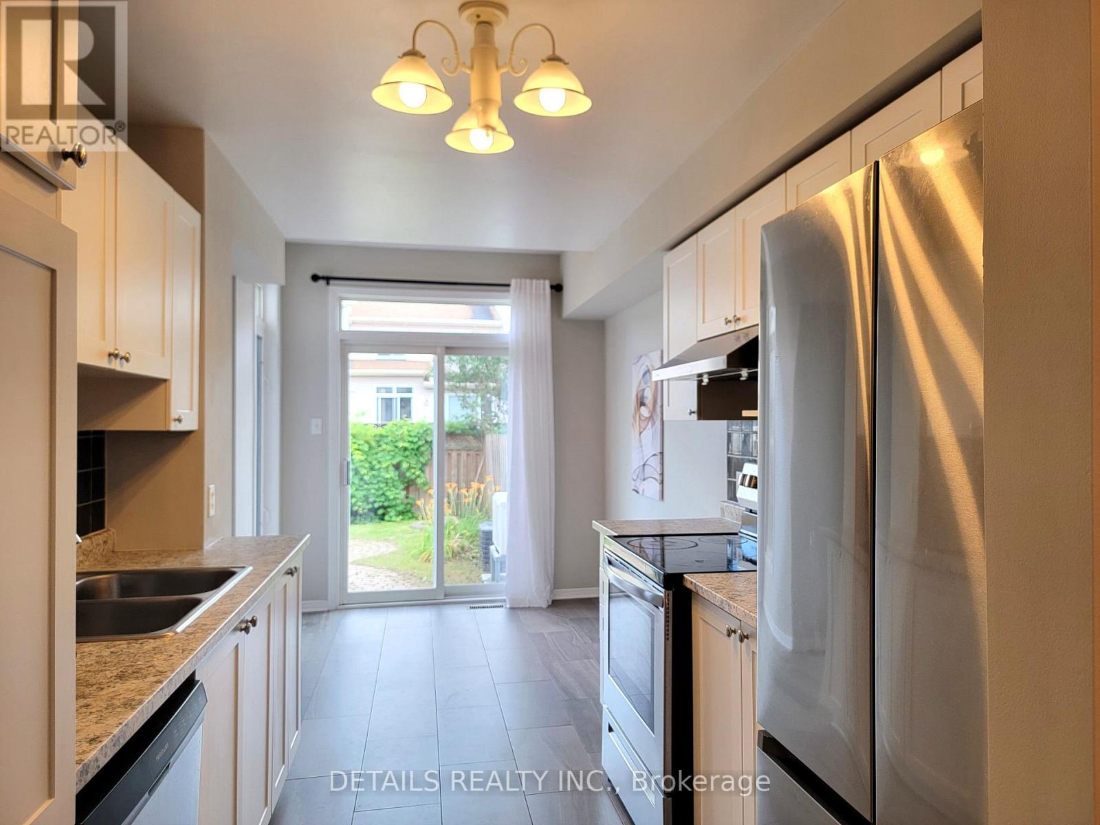 Photo 8 of 21 Upney Drive, Ottawa ON