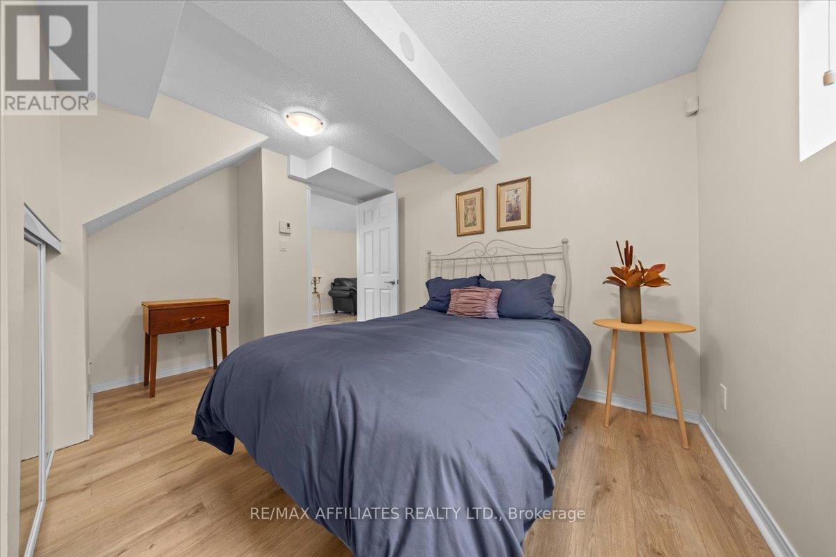 Photo 3 of 1694 Toulouse Crescent, Ottawa ON