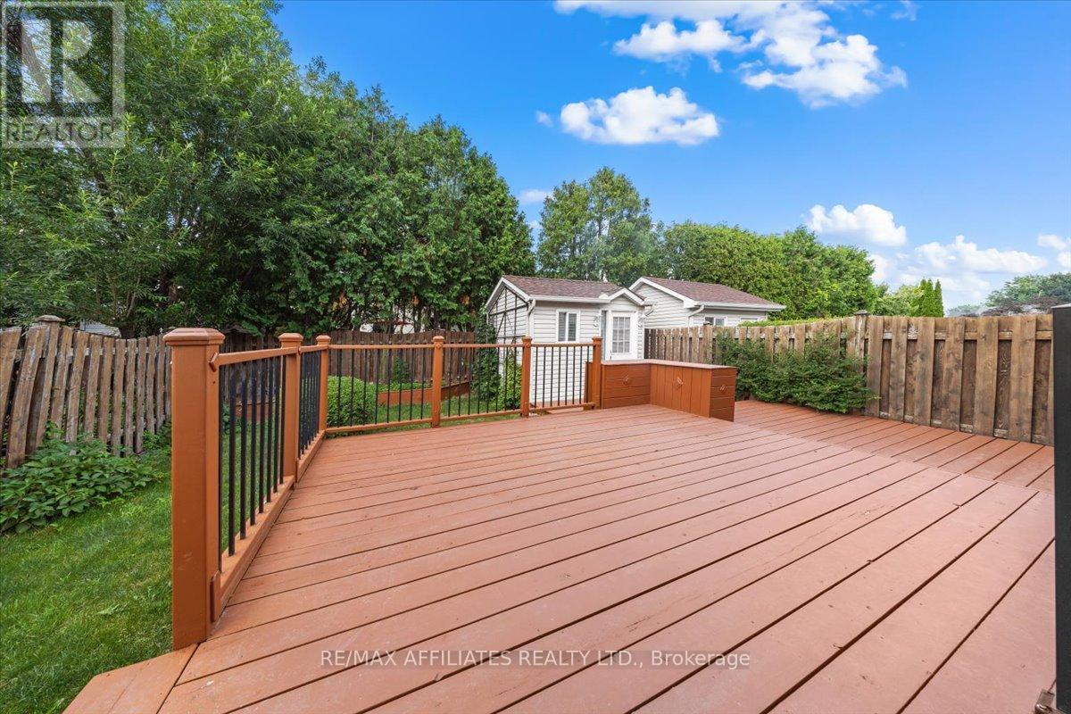 Photo 10 of 1694 Toulouse Crescent, Ottawa ON