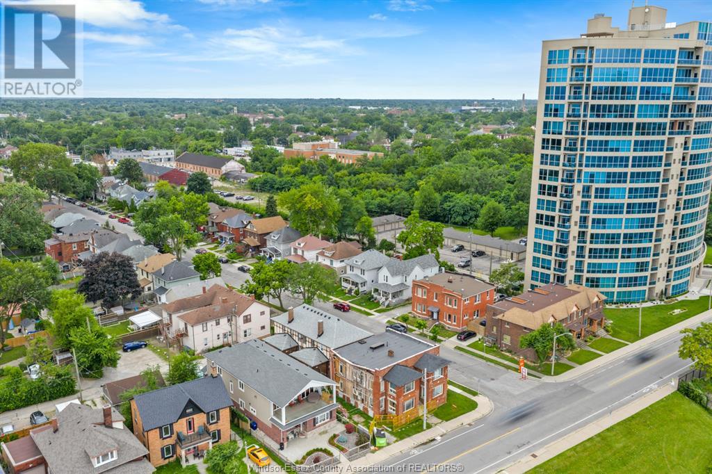 Photo 4 of 1077 Riverside Drive West, Windsor ON