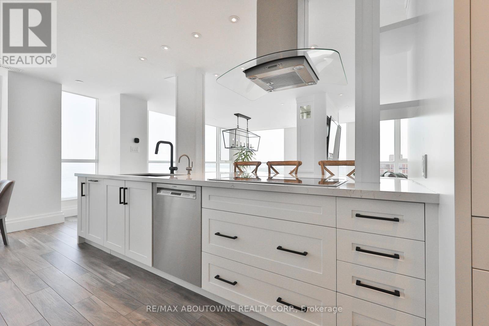 Photo 12 of 1103 415 Locust Street, Burlington ON