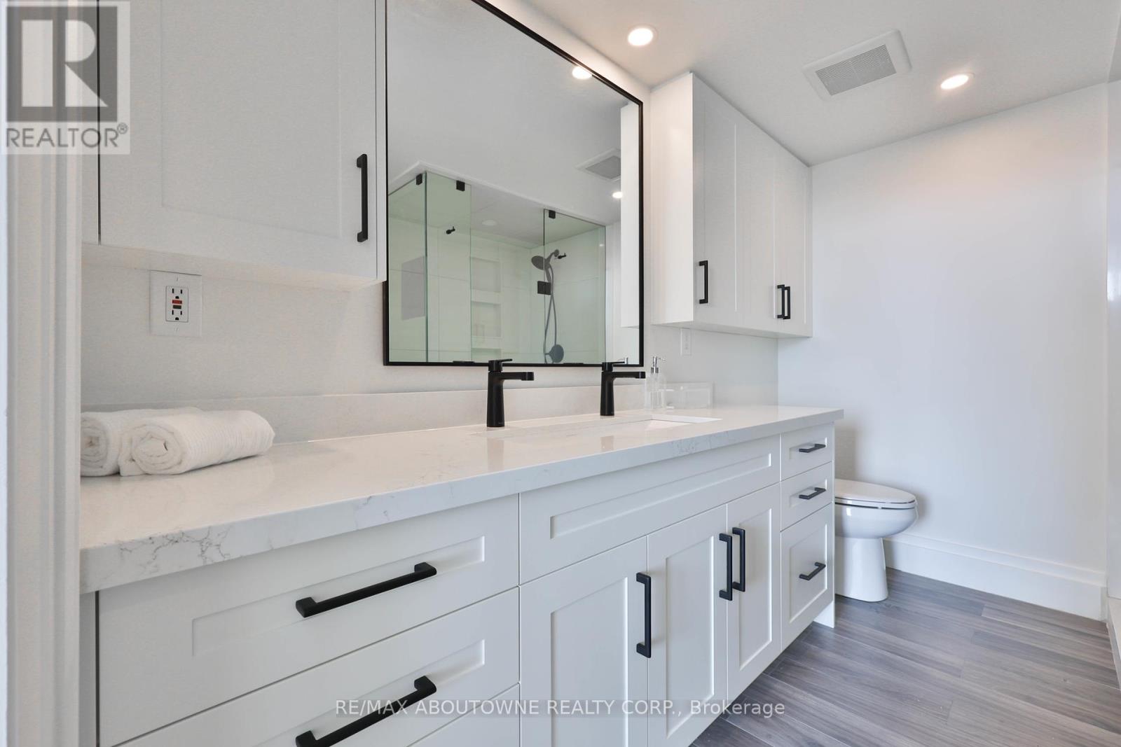Photo 29 of 1103 415 Locust Street, Burlington ON
