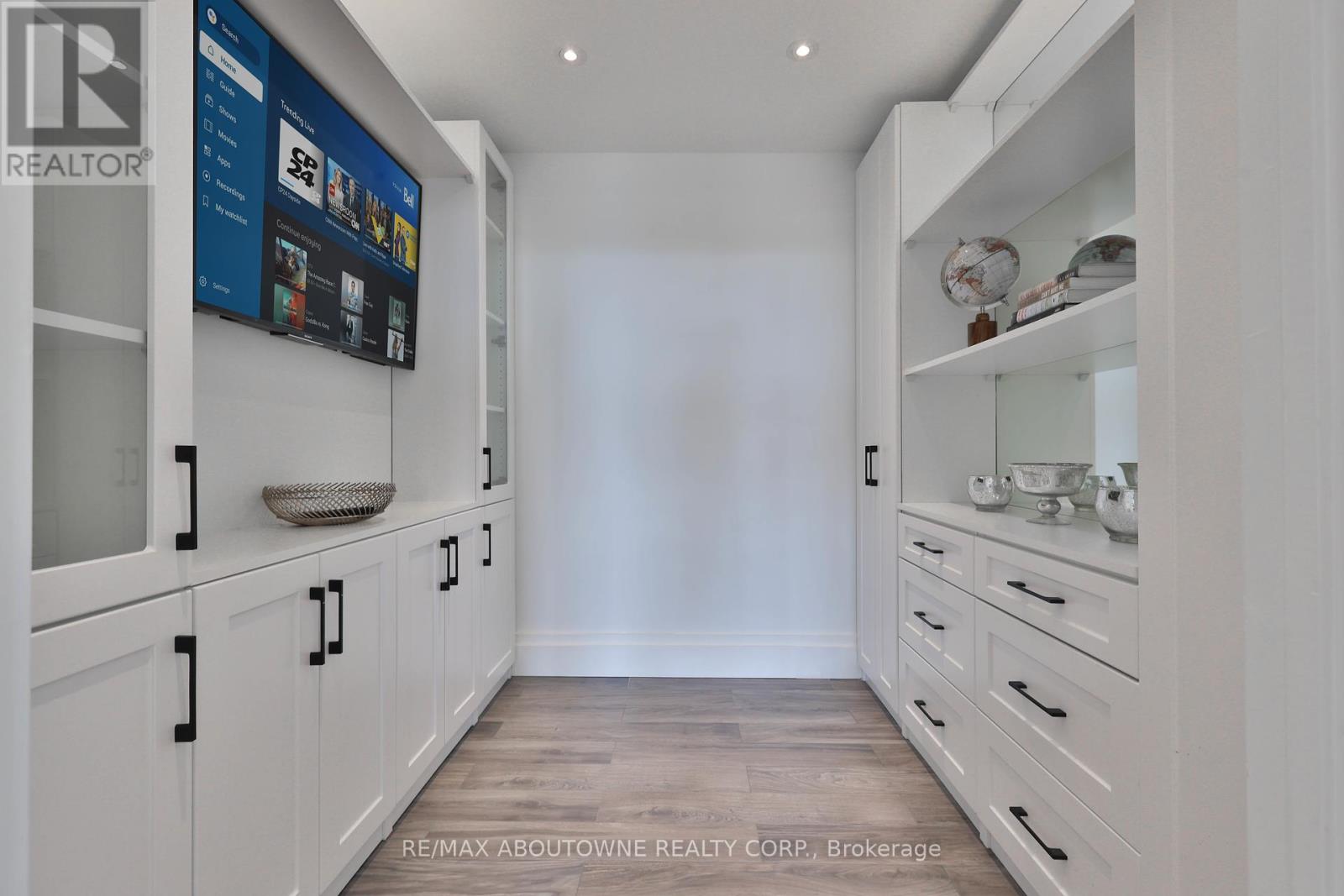 Photo 34 of 1103 415 Locust Street, Burlington ON