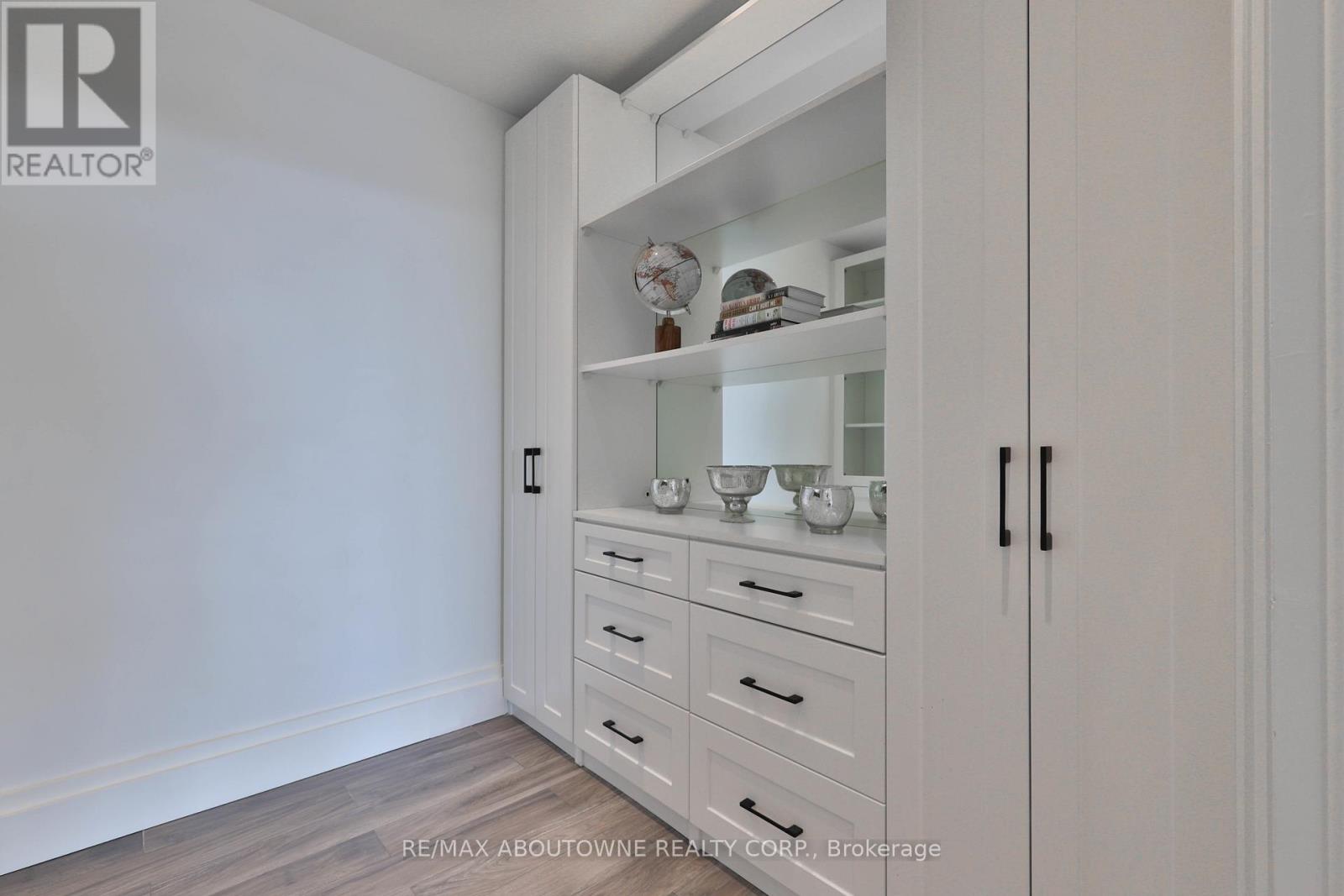 Photo 35 of 1103 415 Locust Street, Burlington ON