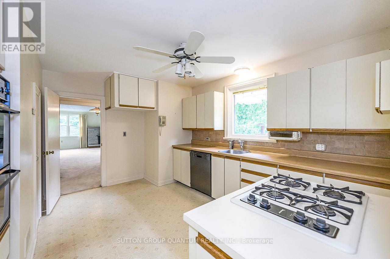 Photo 13 of 18 Sullivans Lane, Hamilton ON