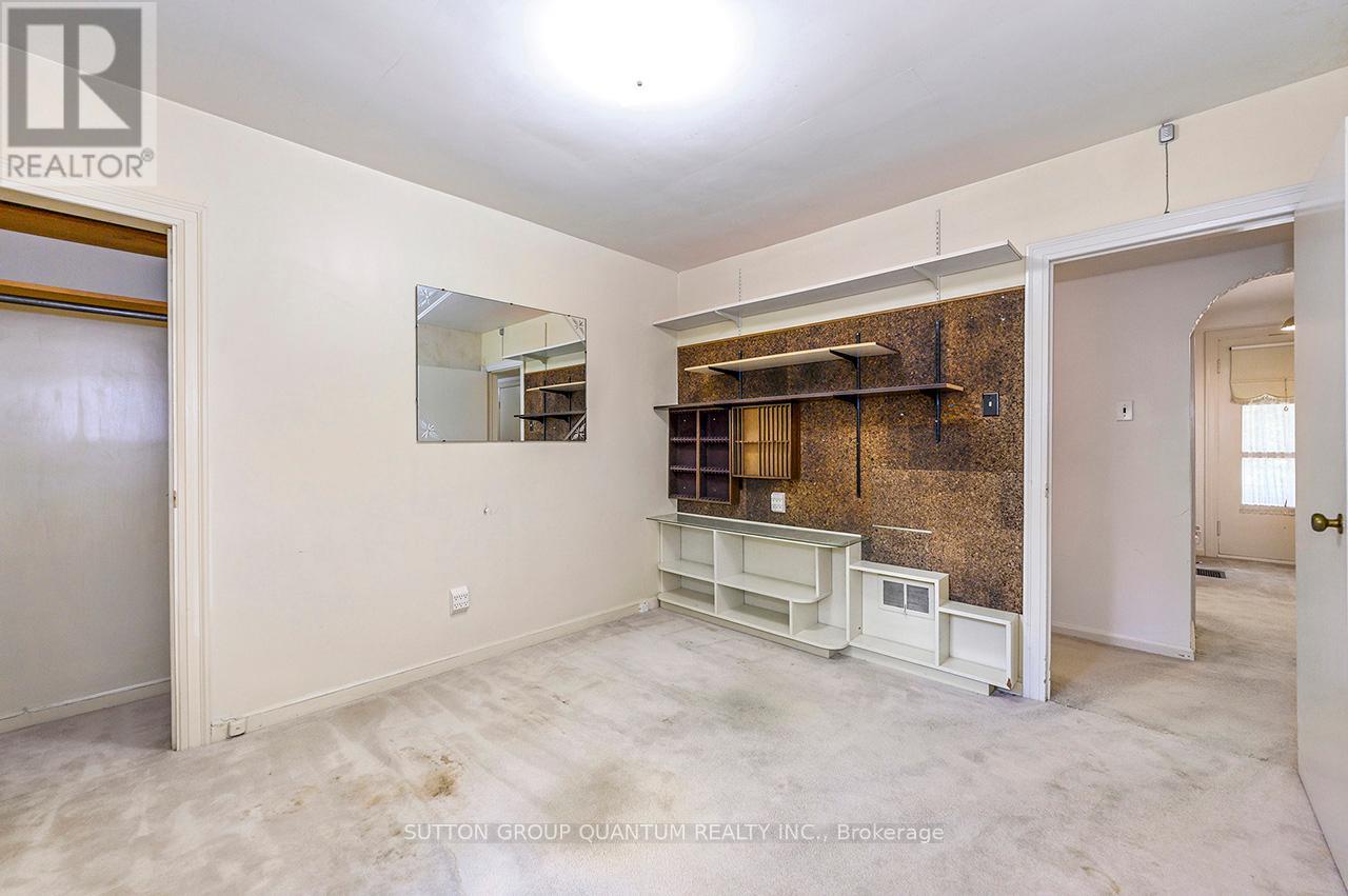 Photo 16 of 18 Sullivans Lane, Hamilton ON