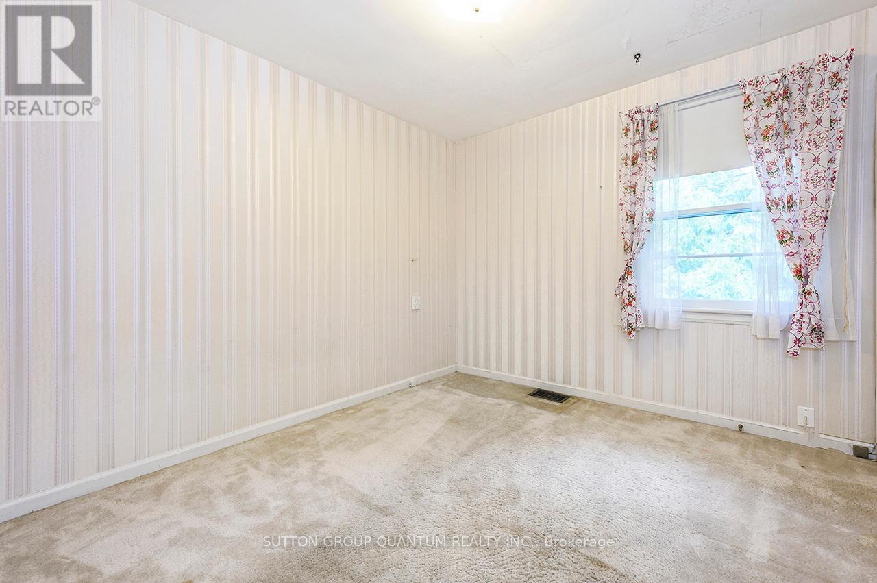 Photo 10 of 18 Sullivans Lane, Hamilton ON