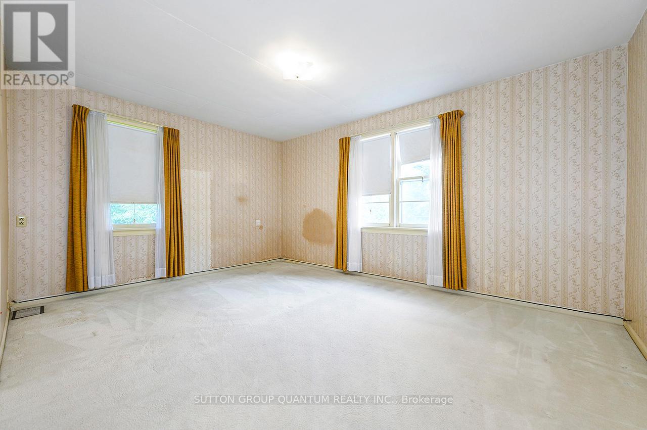 Photo 14 of 18 Sullivans Lane, Hamilton ON