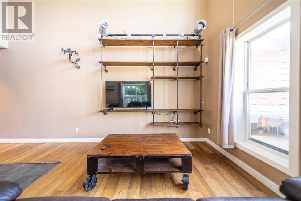 Photo 3 of 102 1505 27 Avenue Sw, Calgary AB