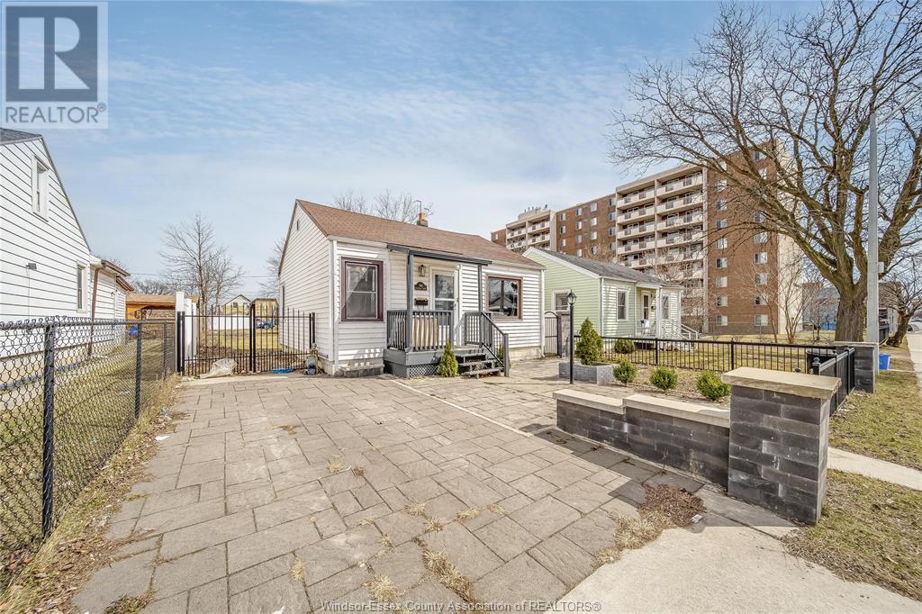 Photo 8 of 744 Mcdougall Street, Windsor ON
