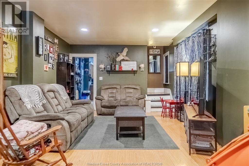 Photo 9 of 3353 55 Peter, Windsor ON
