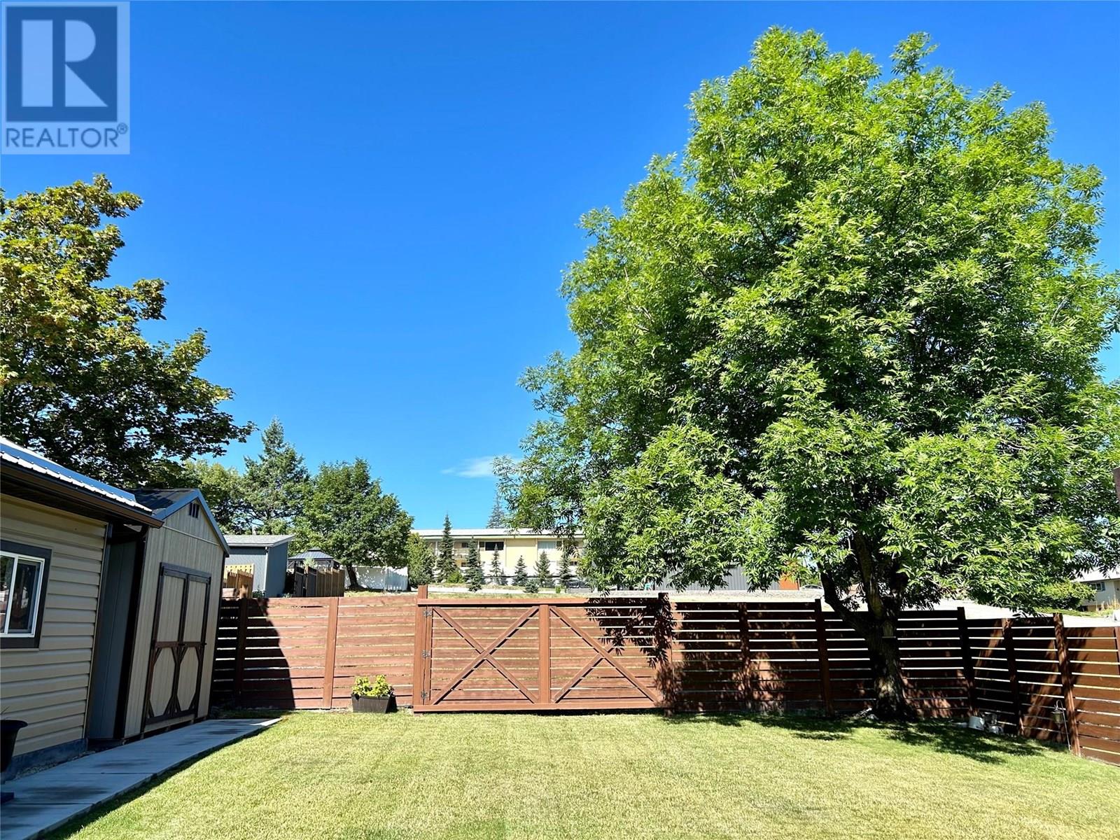 Photo 18 of 415 16th Avenue N, Creston BC