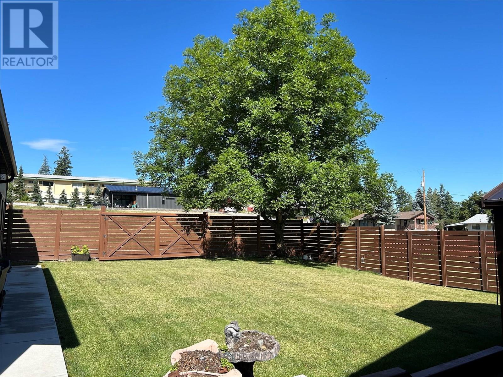 Photo 19 of 415 16th Avenue N, Creston BC