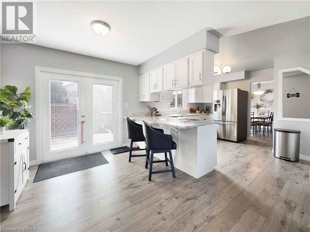 Photo 24 of 30 Lingwood Drive, Waterford ON