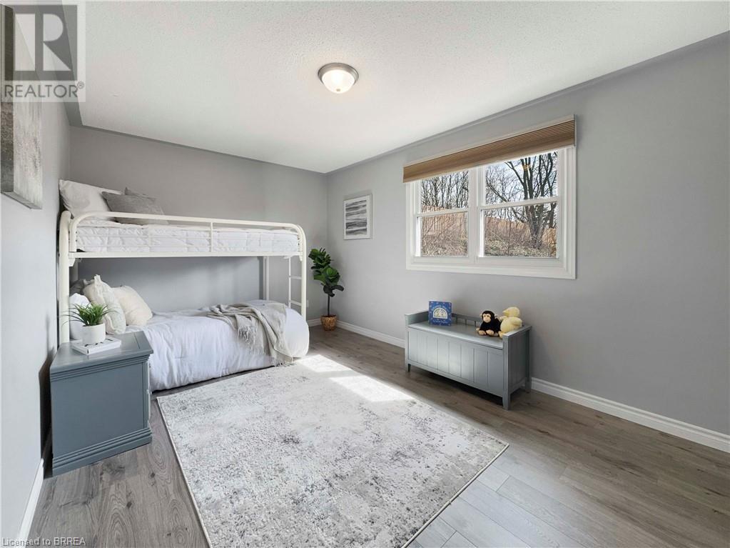 Photo 31 of 30 Lingwood Drive, Waterford ON