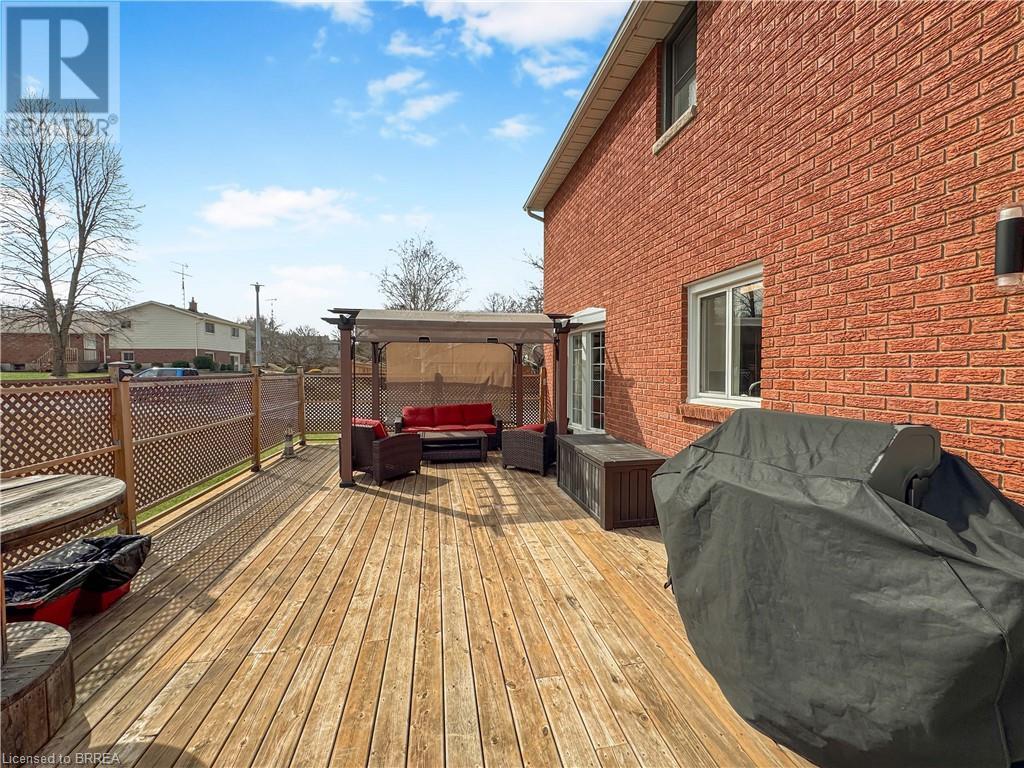 Photo 17 of 30 Lingwood Drive, Waterford ON