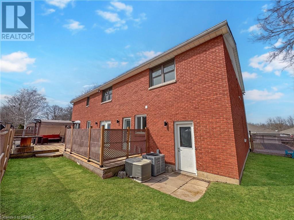 Photo 20 of 30 Lingwood Drive, Waterford ON