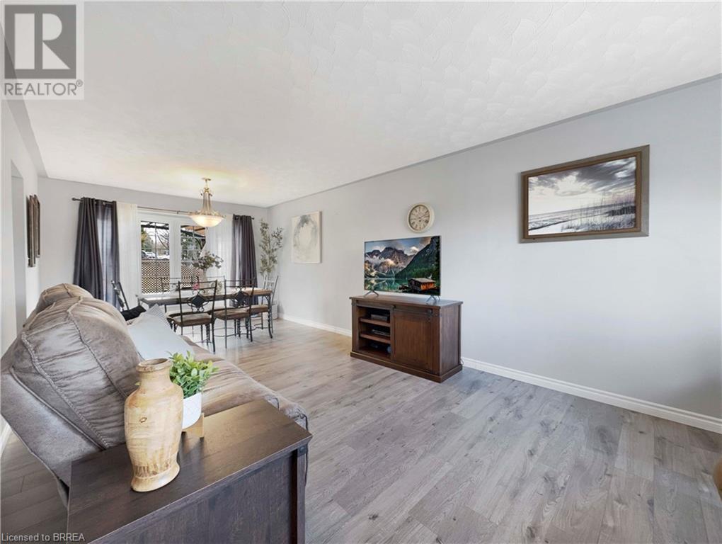 Photo 11 of 30 Lingwood Drive, Waterford ON