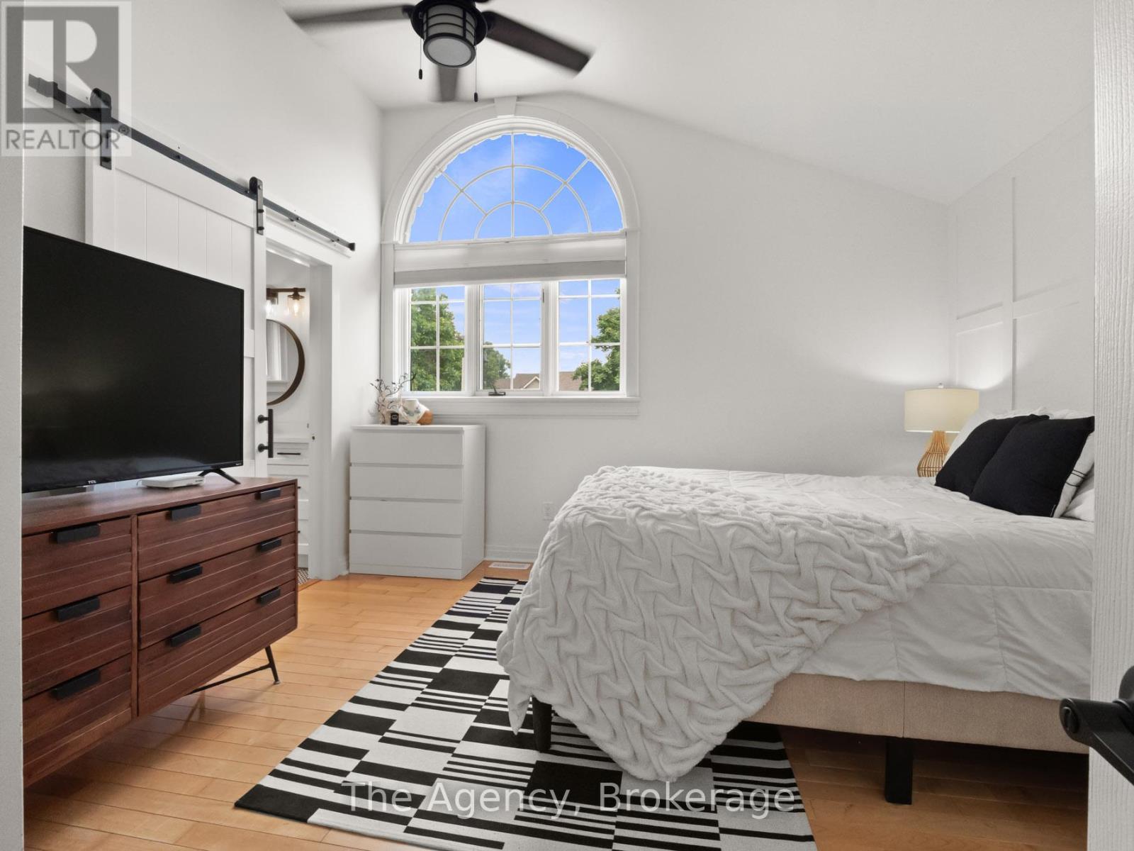 Photo 12 of 10 Westwood Drive, Port Colborne ON