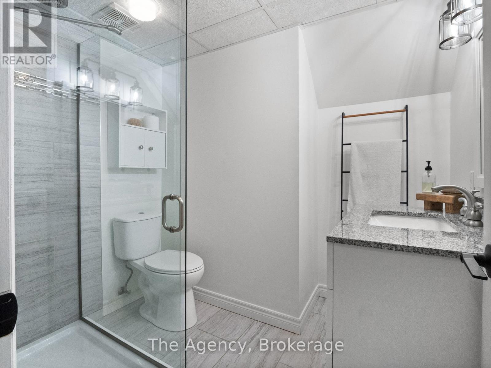 Photo 16 of 10 Westwood Drive, Port Colborne ON